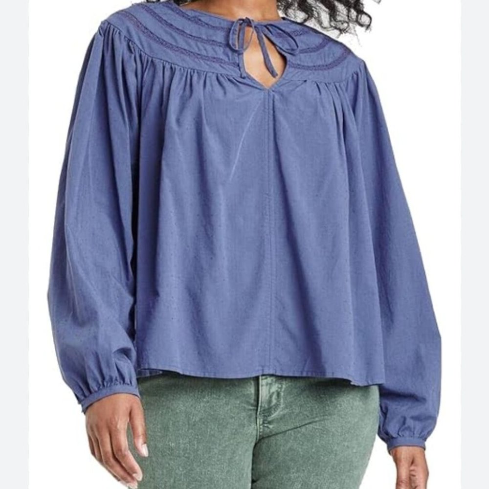 Universal Threads / Women Top